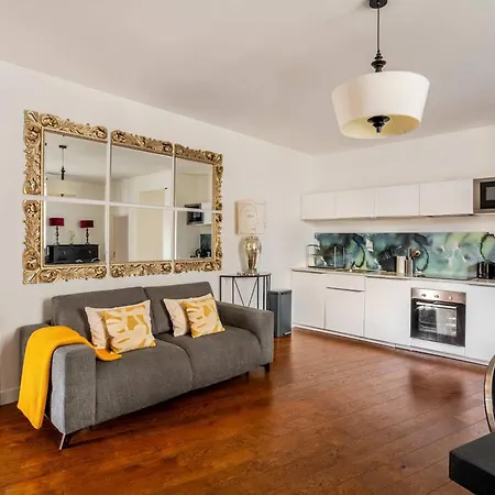 Huge And Bright 4bd For 10 Guests Sacre-coeur Apartment *